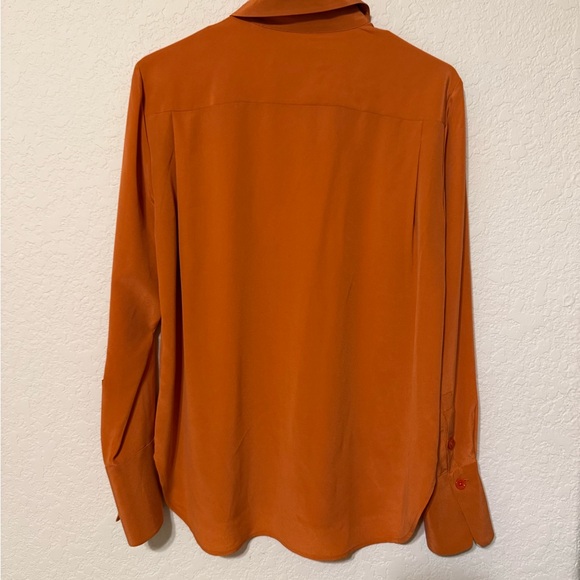 Equipment Femme Utility 100% silk button down blouse SZ small - Picture 2 of 4
